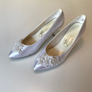 WHITE, LOW HEAL WEDDING SHOES 8 1/2